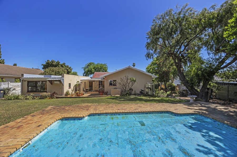 4 Bedroom Property for Sale in Kenridge Western Cape